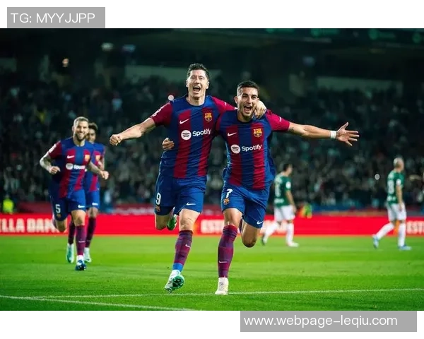 巴萨与巴黎在1718赛季的巅峰对决回顾与分析